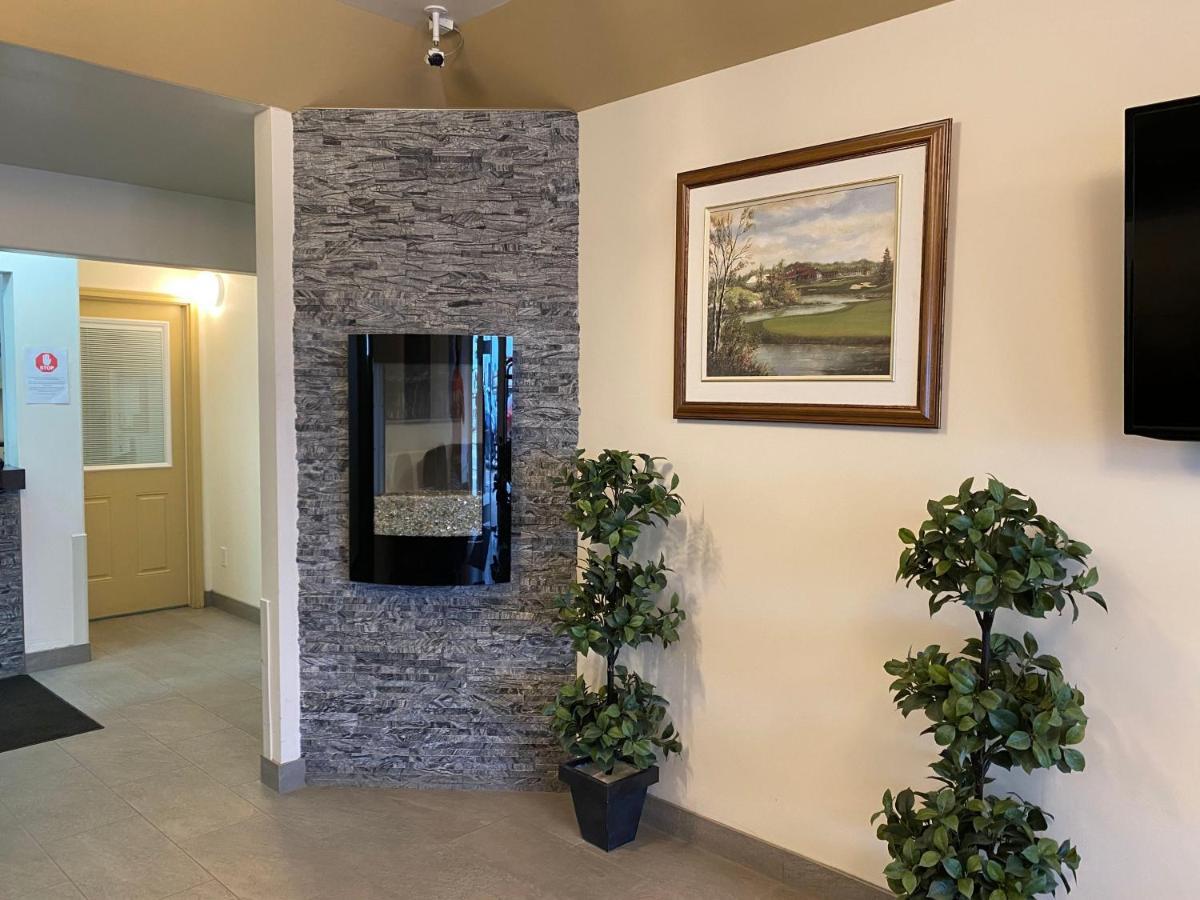 Sleep Suite Motel Steinbach Exterior foto