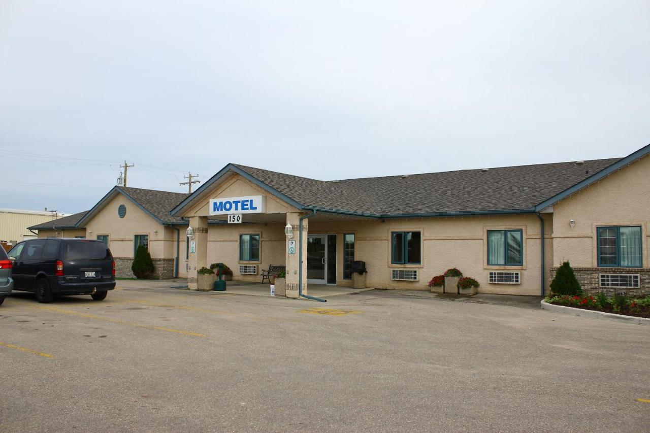 Sleep Suite Motel Steinbach Exterior foto